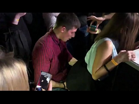 ❤️ Ubulili bangempela ku-nightclub yaseRussia. Intombazane yaseRussia eneminyaka engu-18 ubudala ingene endunu nasesithweni sangasese e-nightclub Ividiyo yocansi kithi zu.rostov-laminat.ru ☑